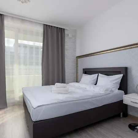 Ovo Chic By Bookinghost Daire