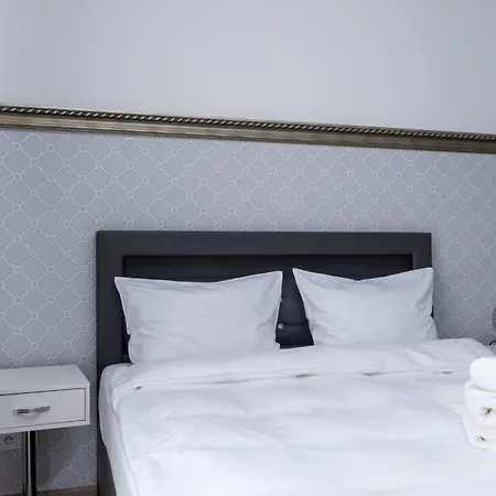 Ovo Chic By Bookinghost *