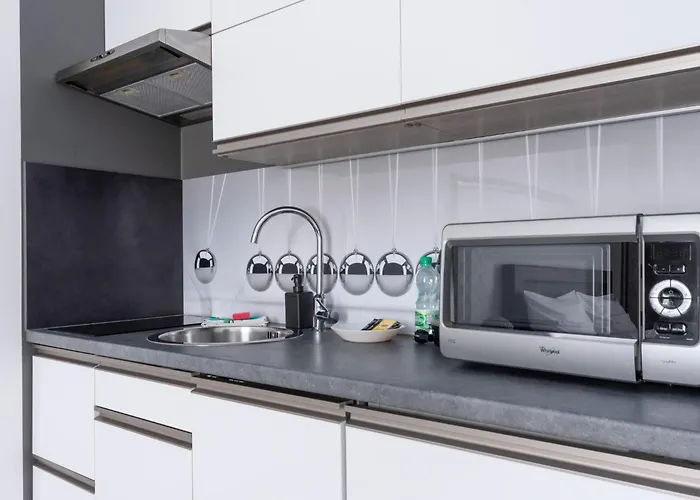 Ovo Chic By Bookinghost