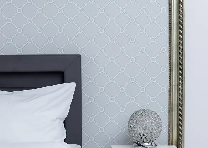 Ovo Chic By Bookinghost *